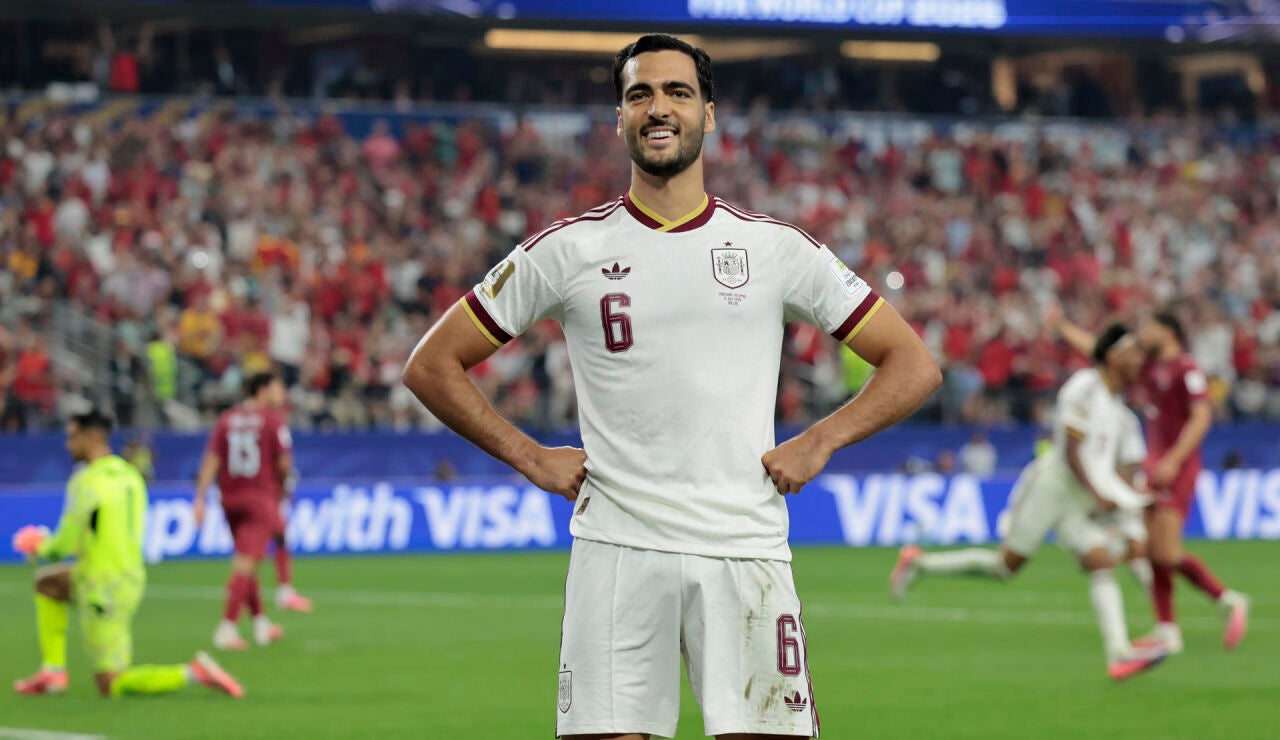 Mikel Merino celebra su gol a Portugal en octavos