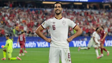 Mikel Merino celebra su gol a Portugal en octavos