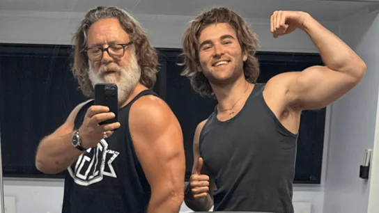 Russell Crowe y su hijo Tennyson Russell Crowe y su hijo Tennyson