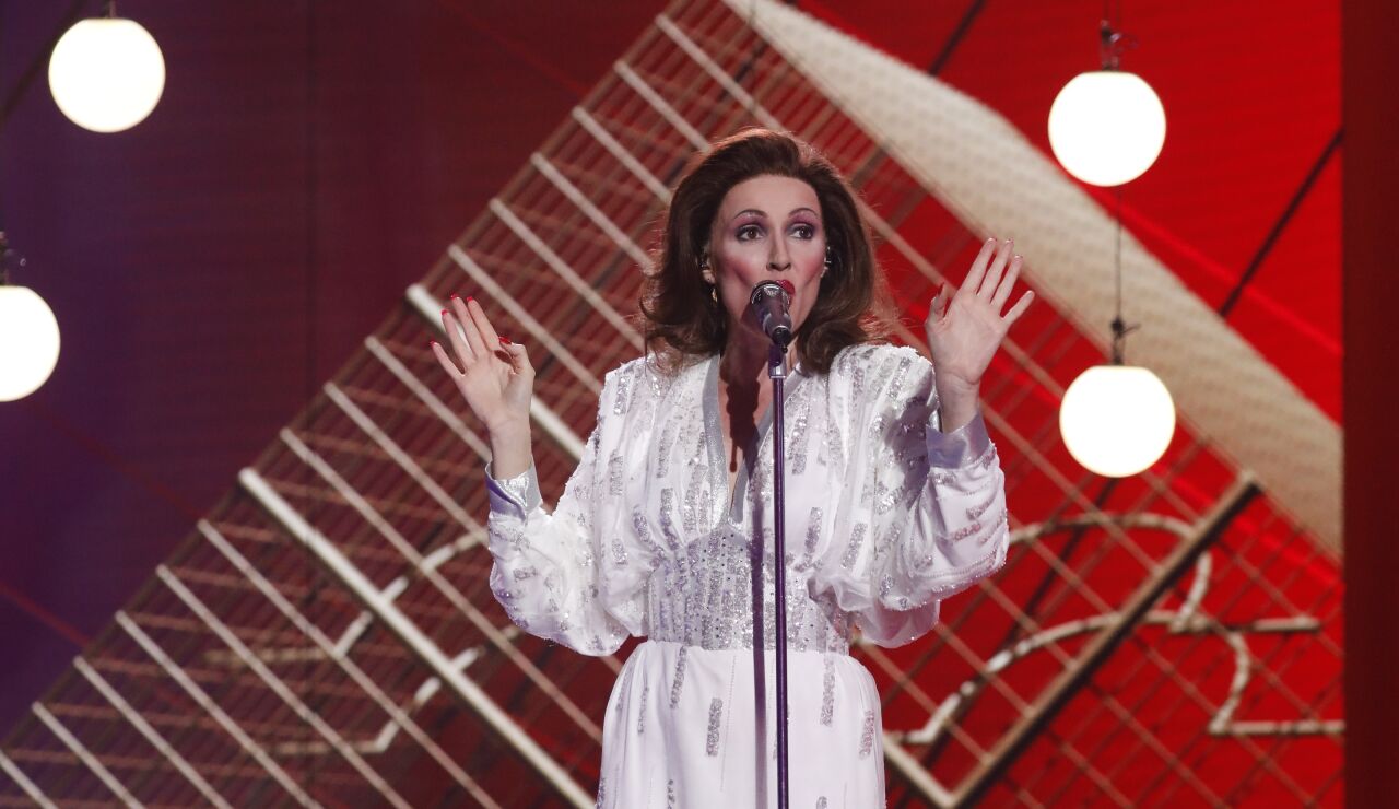 &iexcl;Piel de gallina! Cristina Casta&ntilde;o rinde homenaje a Paloma San Basilio con &lsquo;La fiesta termin&oacute;&rsquo; 