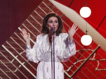 &iexcl;Piel de gallina! Cristina Casta&ntilde;o rinde homenaje a Paloma San Basilio con &lsquo;La fiesta termin&oacute;&rsquo; 