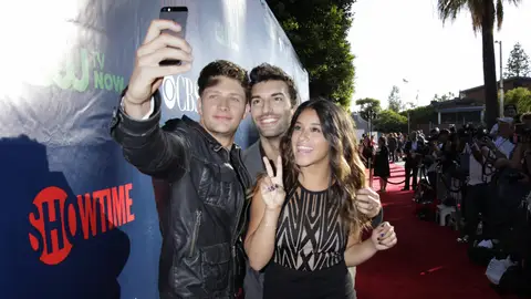 Brett Dier, Justin Baldoni y Gina Rodriguez durante la promoción de Jane the Virgin Brett Dier, Justin Baldoni y Gina Rodriguez durante la promoción de Jane the Virgin