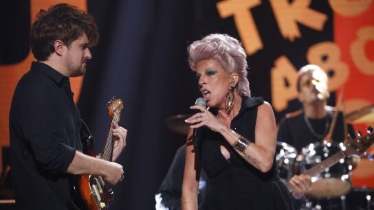 Una en&eacute;rgica Sole Gim&eacute;nez sorprende como P!nk con &lsquo;Try&rsquo; 
