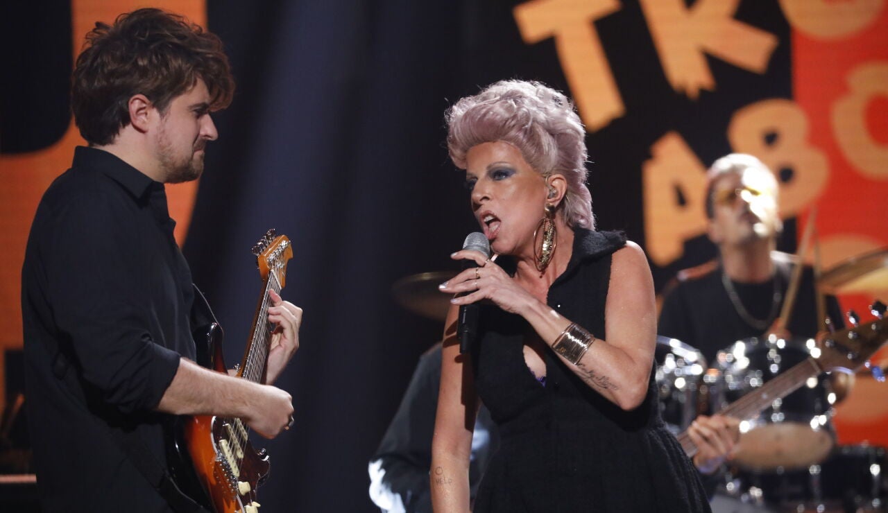Una en&eacute;rgica Sole Gim&eacute;nez sorprende como P!nk con &lsquo;Try&rsquo; 
