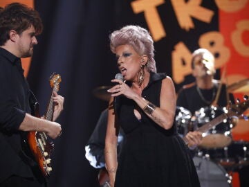 Una en&eacute;rgica Sole Gim&eacute;nez sorprende como P!nk con &lsquo;Try&rsquo; 
