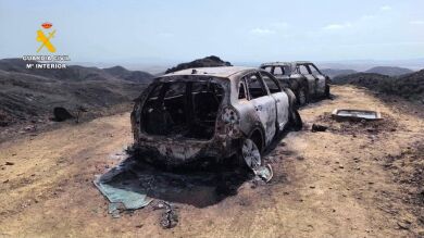 El incendio de Los Gallardos resiste sin ganar terreno y abre la puerta a su esperada estabilización