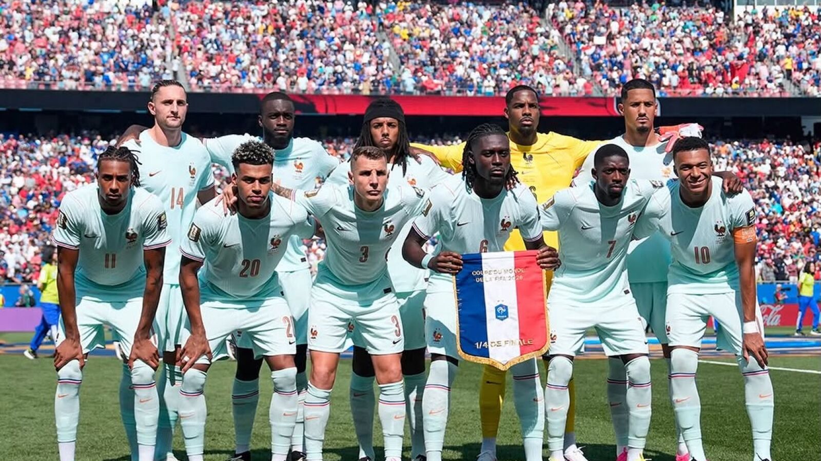 Altos cargos franceses y Sánchez cargan contra Rajoy tras sus declaraciones sobre la selección francesa