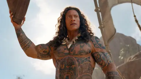 Dwayne Johnson como Maui en Vaiana Dwayne Johnson como Maui en Vaiana