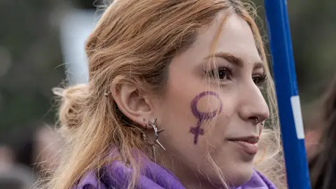 mujer joven manifestacion mujer joven manifestacion
