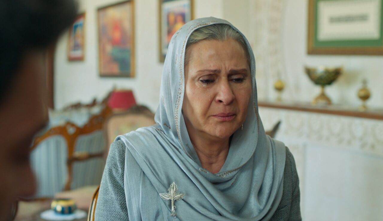 Cihan acorrala a Sadakat y lanza un claro ultim&aacute;tum: &ldquo;Si Nare vive, vas a dejar que se divorcie&rdquo;