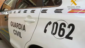 La Guardia Civil de Albacete detiene a una persona por un delito de extorsión tras exigirle pagos por un falso gasto médico La Guardia Civil de Albacete detiene a una persona por un delito de extorsión tras exigirle pagos por un falso gasto médico