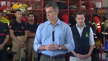 Sánchez alerta desde el incendio de Los Gallardos de un verano "complejo": "La emergencia climática mata" Sánchez alerta desde el incendio de Los Gallardos de un verano "complejo": "La emergencia climática mata"