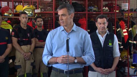 S&aacute;nchez alerta desde el incendio de Los Gallardos de un verano "complejo": "La emergencia clim&aacute;tica mata"