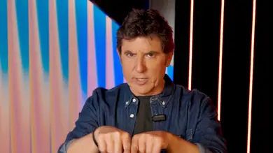 “Vamos a ir al VAR con esta pregunta”: Manel Fuentes se atreve con una nueva versión de ¡Salta! “Vamos a ir al VAR con esta pregunta”: Manel Fuentes se atreve con una nueva versión de ¡Salta!