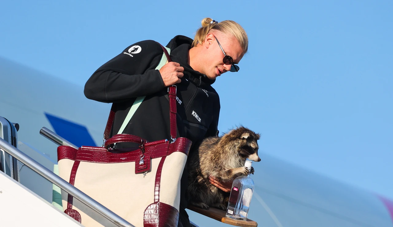 Erling Haaland, a su llegada al aeropuerto de Oslo