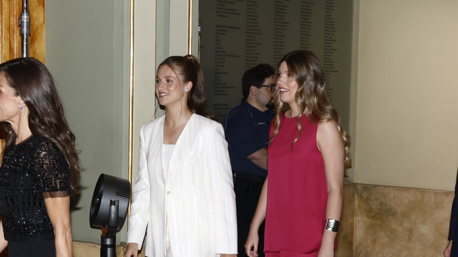 El precioso gesto de la princesa Leonor con la infanta Sofía durante los Premios Princesa de Girona