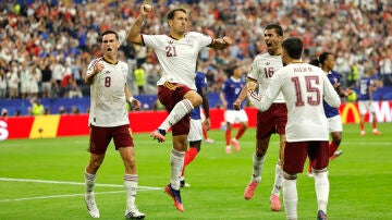Oyarzabal celebra su gol de penalti a Francia