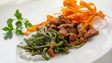 ¡Escándalo! Manel Fuentes cocina junto a Joseba Arguiñano: judías verdes con solomillo marinado ¡Escándalo! Manel Fuentes cocina junto a Joseba Arguiñano: judías verdes con solomillo marinado