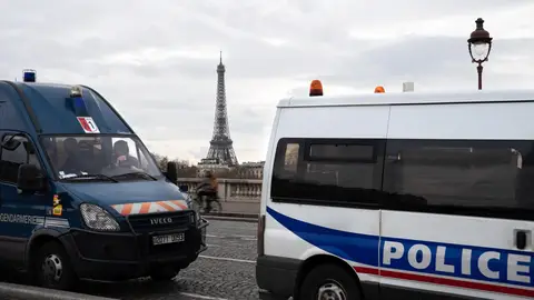 Imagen de un furgón de la policía en Fracia Imagen de un furgón de la policía en Fracia