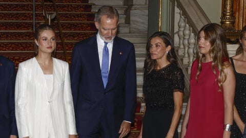 La Familia Real durante el acto de entrega