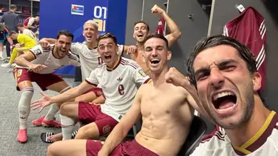 La fiesta de España tras pasar a la final del Mundial: pizzas, gritos y pasos prohibidos en el vestuario La fiesta de España tras pasar a la final del Mundial: pizzas, gritos y pasos prohibidos en el vestuario