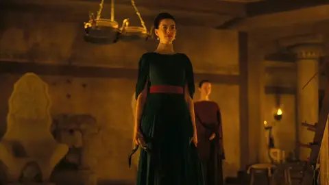 Anne Hathaway como Penélope en La odisea Anne Hathaway como Penélope en La odisea