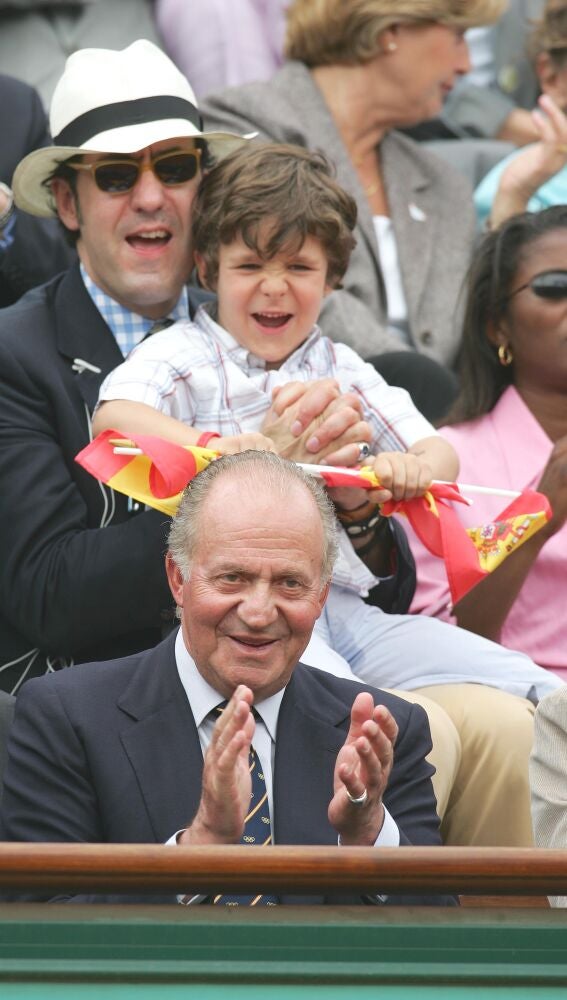 Jaime de Marichalar, Froilán y don Juan Carlos en un partido de tenis