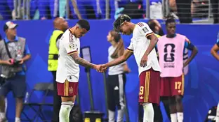 Lamine Yamal y Pedro Porro en la celebración del gol ante Francia Lamine Yamal y Pedro Porro en la celebración del gol ante Francia