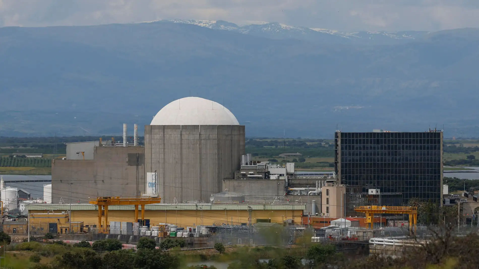 Central nuclear de Almaraz, en Cáceres, en una fotografía de archivo. Central nuclear de Almaraz, en Cáceres, en una fotografía de archivo.