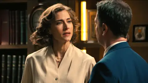 Gabriel se enfrenta a Marta: “Los De la Reina siempre habéis sabido como colocar a vuestras amantes en la empresa” Gabriel se enfrenta a Marta: “Los De la Reina siempre habéis sabido como colocar a vuestras amantes en la empresa”