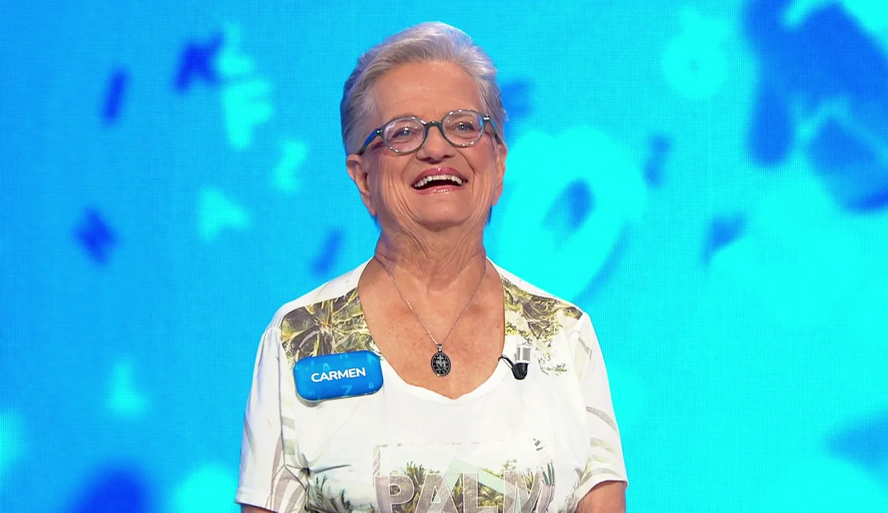 Carmen enamora en Pasapalabra: aspirante a la Silla Azul... ¡con 79 años!