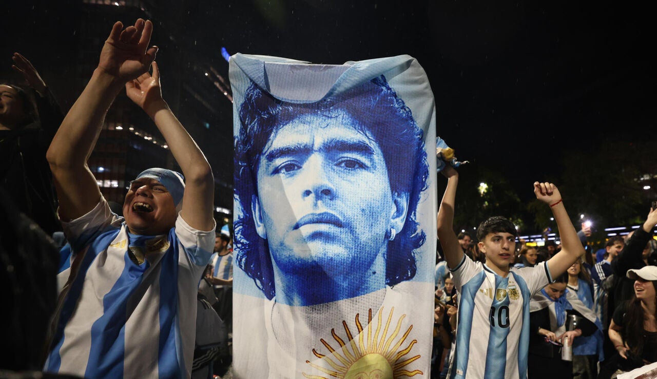 Aficionados argentinos celebran en Buenos Aires