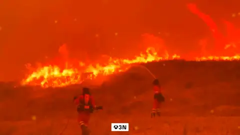 El incendio de Orés (Zaragoza) sigue activo y 5 municipios siguen desalojados El incendio de Orés (Zaragoza) sigue activo y 5 municipios siguen desalojados