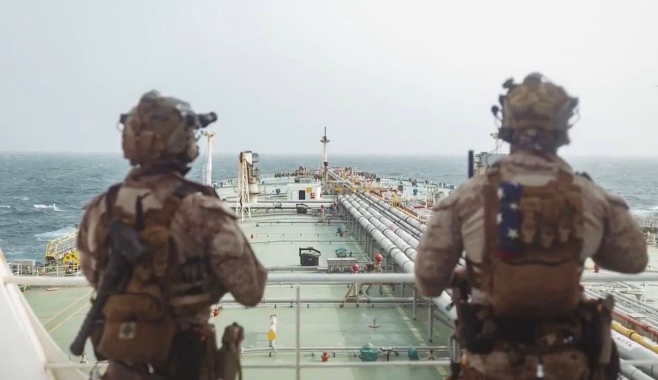 EEUU destruye la torre de vigilancia naval del puerto iran&iacute; de Chabahar, al sureste de Ormuz