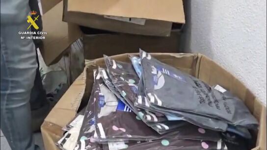 M&aacute;s de 2.600 art&iacute;culos intervenidos en un punto de distribuci&oacute;n de productos falsificados en Huelva