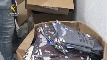 M&aacute;s de 2.600 art&iacute;culos intervenidos en un punto de distribuci&oacute;n de productos falsificados en Huelva
