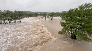 Las lluvias torrenciales en Texas dejan dos muertos y una estela de destrucción Las lluvias torrenciales en Texas dejan dos muertos y una estela de destrucción