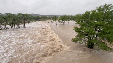 Las lluvias torrenciales en Texas dejan dos muertos y una estela de destrucci&oacute;n 