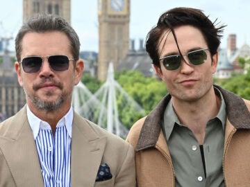 Matt Damon y Robert Pattinson en la presentaci&oacute;n de La Odisea en Londres