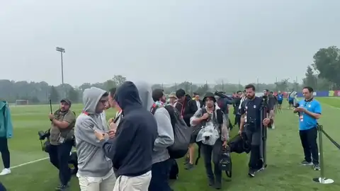 La tormenta obliga a suspender el último entrenamiento de España previo a la final La tormenta obliga a suspender el último entrenamiento de España previo a la final
