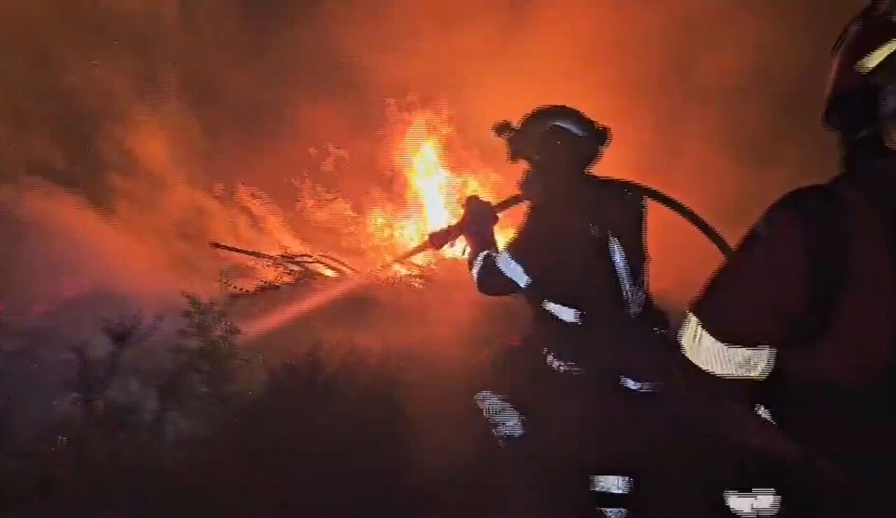  &Uacute;ltima hora de los incendios en Espa&ntilde;a en directo: El incendio de Guadalajara ha afectado ya a 5.400 hect&aacute;reas y aumentan las evacuaciones