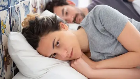 Pareja en la cama Pareja en la cama
