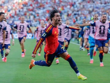 Ferran Torres celebra su gol en la final del Mundial