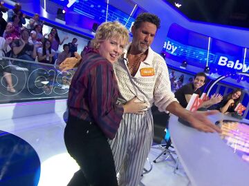 Tania Llasera calienta su duelo contra &Oacute;scar Higares en La Pista: &ldquo;Es posible que tenga que desnudarte&rdquo;