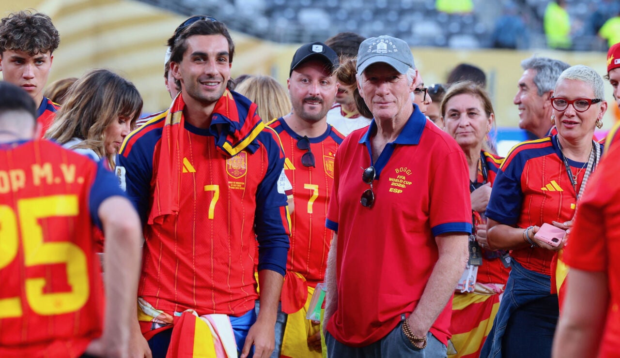 Richard Gere junto a Ferr&aacute;n Torres