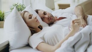 Pareja en la cama