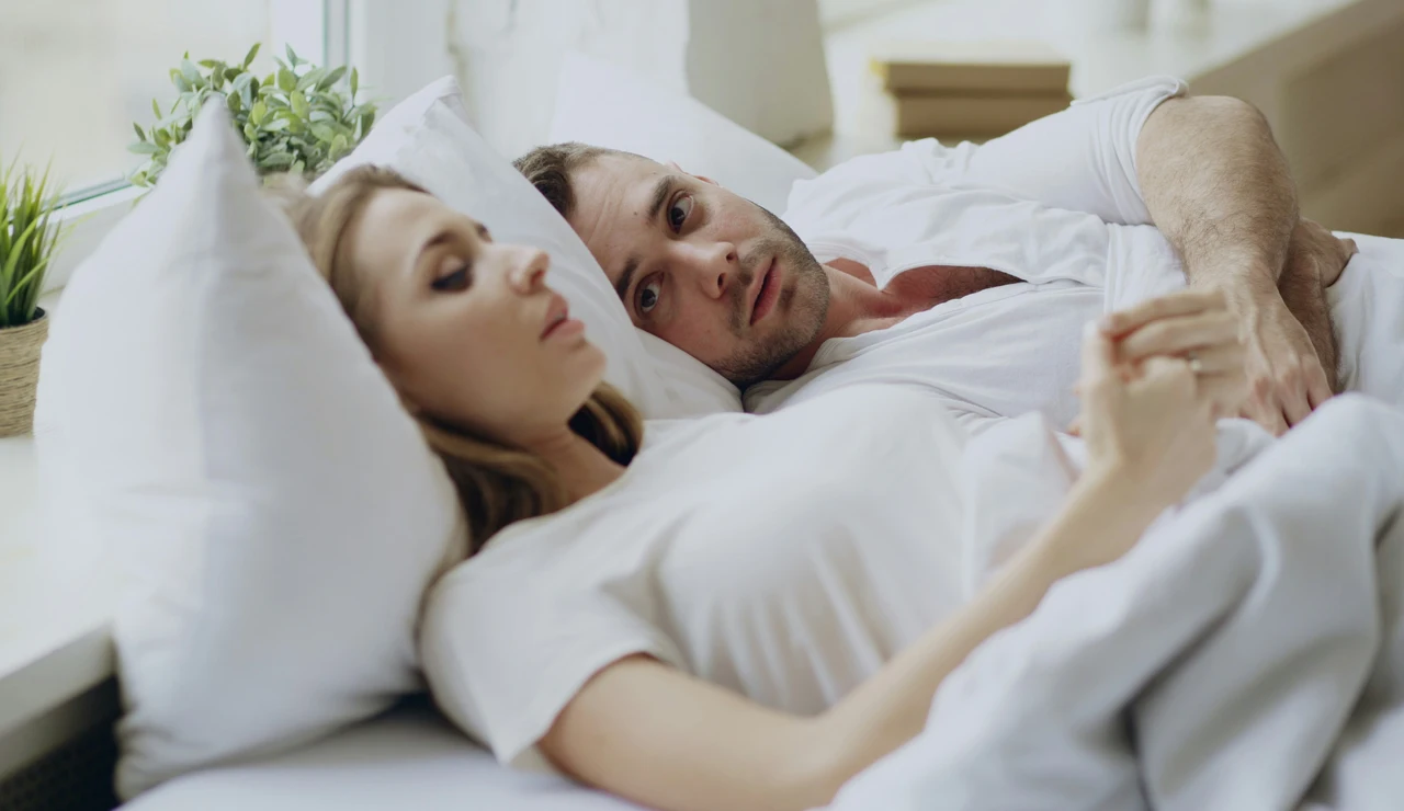 Pareja en la cama
