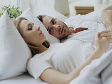 Pareja en la cama
