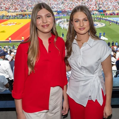 La infanta Sofía y la princesa Leonor en la final del Mundial 2026