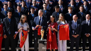 La Familia Real junto a la Selecci&oacute;n